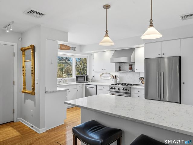 24 Cherry Lane, Madison, CT 06443