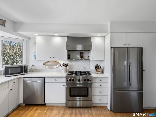 24 Cherry Lane, Madison, CT 06443