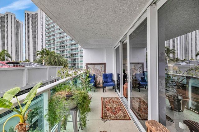 100 Bayview Dr 228, Sunny Isles Beach, FL 33160