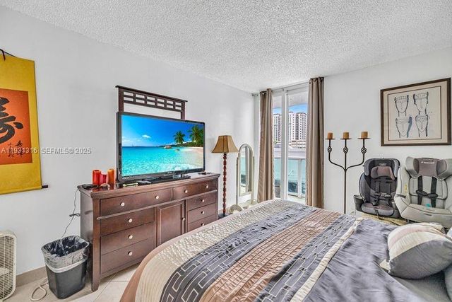 100 Bayview Dr 228, Sunny Isles Beach, FL 33160