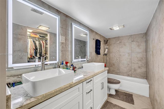 100 Bayview Dr 228, Sunny Isles Beach, FL 33160