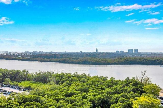 100 Bayview Dr 228, Sunny Isles Beach, FL 33160