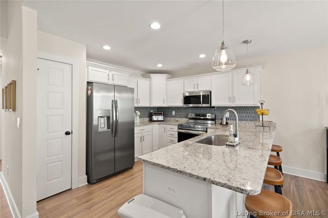 4103 Cedar Creek Court, Floyds Knobs, IN 47119