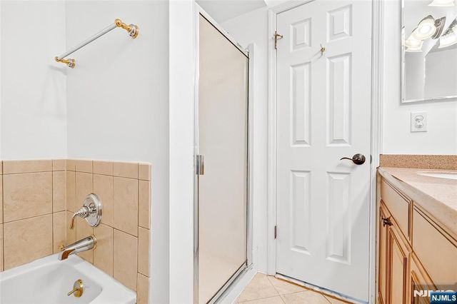 1007 Thoreau Court, Mahwah, NJ 07430