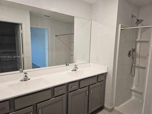 831 Bent Creek Dr, Fort Pierce, FL 34947