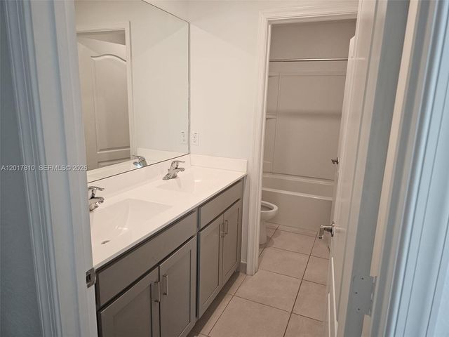 831 Bent Creek Dr, Fort Pierce, FL 34947