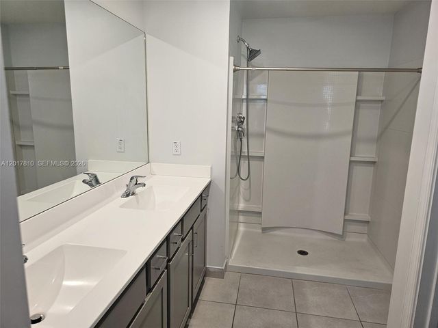 831 Bent Creek Dr, Fort Pierce, FL 34947