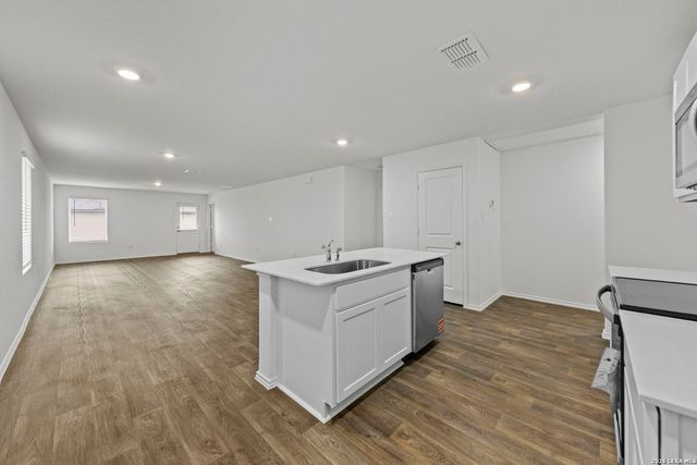5729 Bailey Downs, San Antonio, TX 78245