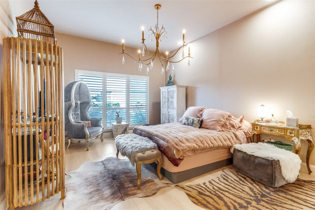 10433 High Hollows Drive 117, Dallas, TX 75230