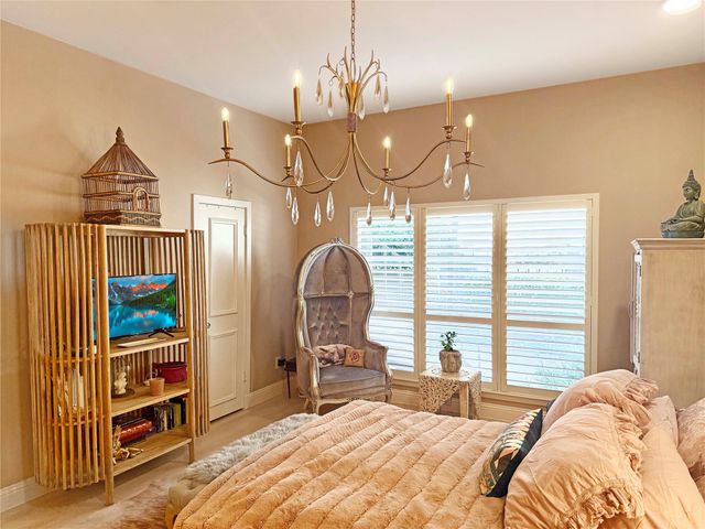 10433 High Hollows Drive 117, Dallas, TX 75230