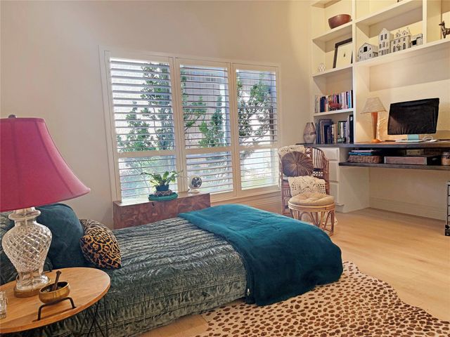 10433 High Hollows Drive 117, Dallas, TX 75230