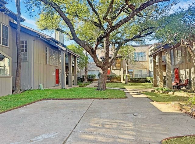 10433 High Hollows Drive 117, Dallas, TX 75230