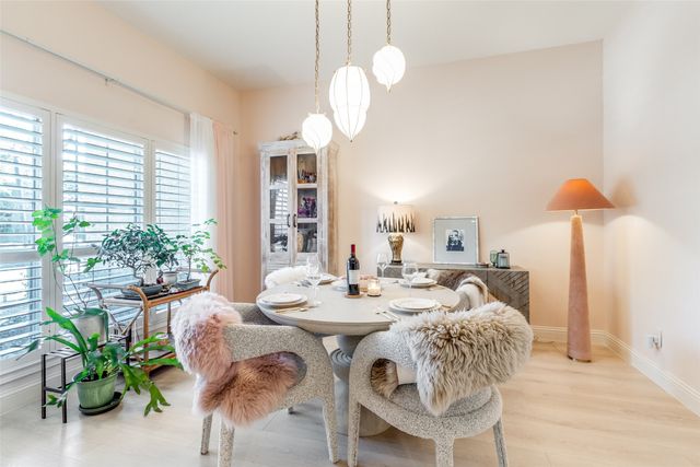 10433 High Hollows Drive 117, Dallas, TX 75230