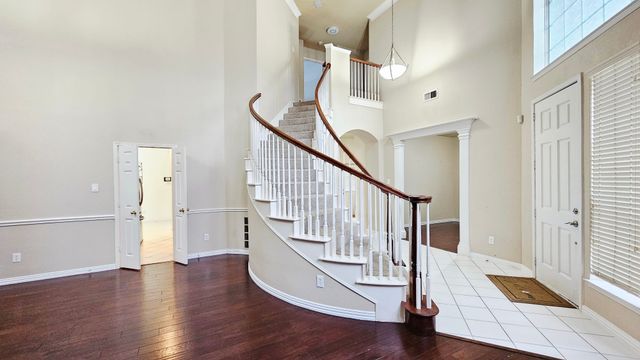 112 Ranch Trail, Irving, TX 75063