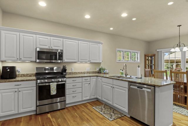 301 Bergamont Boulevard, Oregon, WI 53575