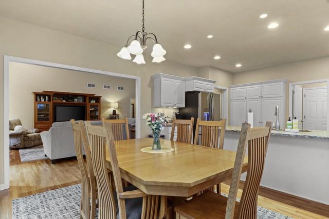 301 Bergamont Boulevard, Oregon, WI 53575
