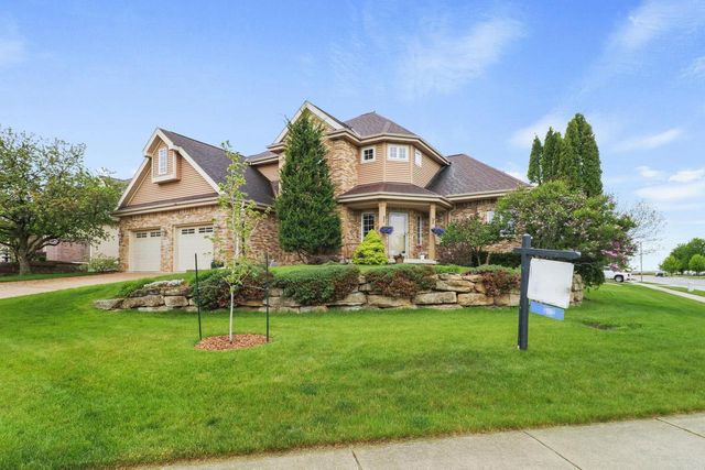 301 Bergamont Boulevard, Oregon, WI 53575