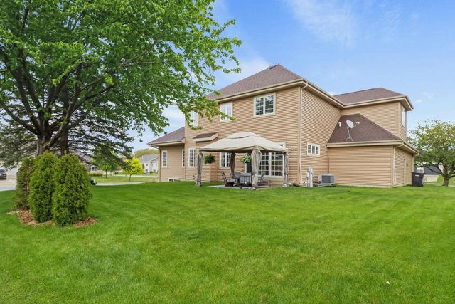 301 Bergamont Boulevard, Oregon, WI 53575