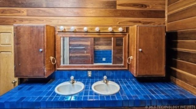 21054 E 613 Road, Tahlequah, OK 74464