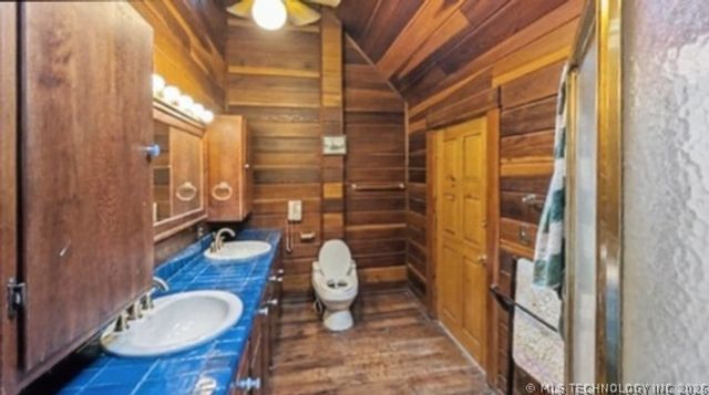 21054 E 613 Road, Tahlequah, OK 74464