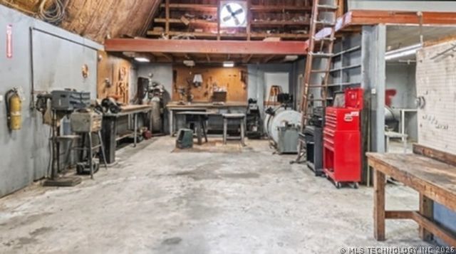 21054 E 613 Road, Tahlequah, OK 74464