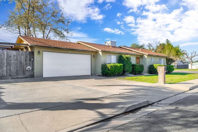 903 Boxwood Lane, Lemoore, CA 93245