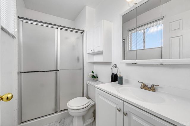 903 Boxwood Lane, Lemoore, CA 93245