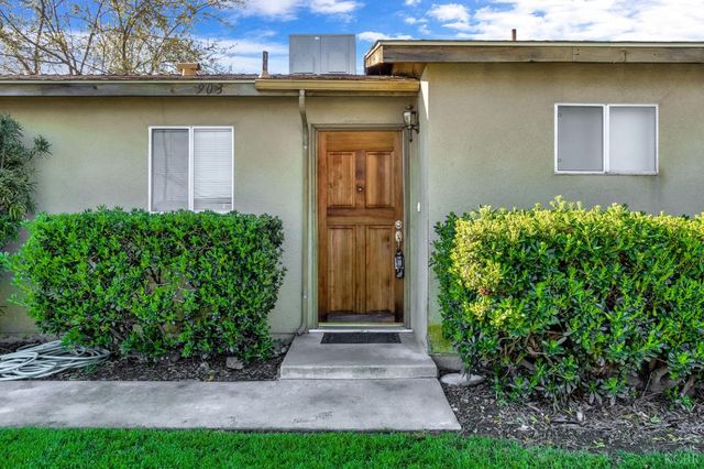 903 Boxwood Lane, Lemoore, CA 93245