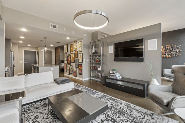 1212 Laurel St Apt 2114, Nashville, TN 37203