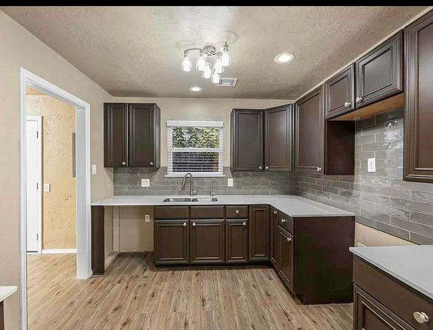 508 SW 70th St, Lawton, OK 73505