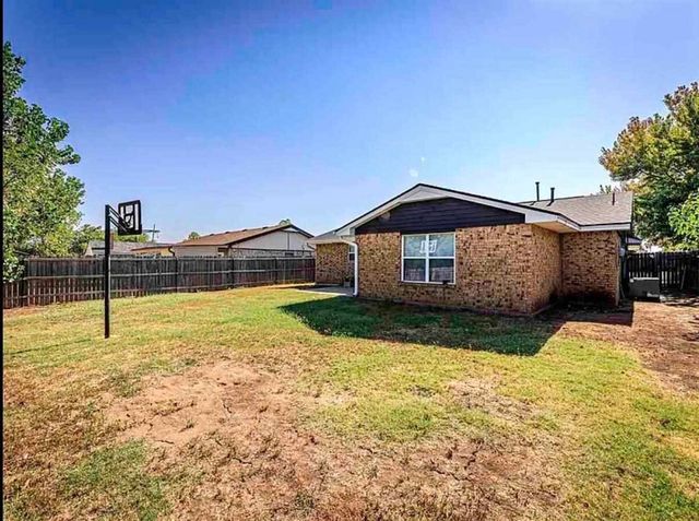 508 SW 70th St, Lawton, OK 73505