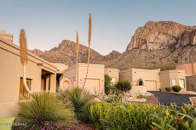 9809 N Ridge Shadow Place, Tucson, AZ 85704