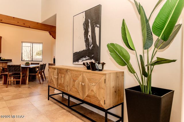 9809 N Ridge Shadow Place, Tucson, AZ 85704