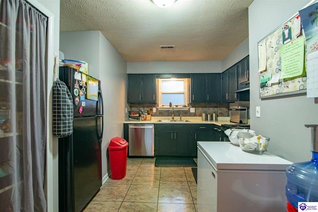 2505 Lake Road, Radcliff, KY 40160