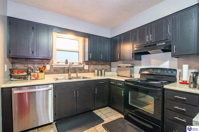 2505 Lake Road, Radcliff, KY 40160