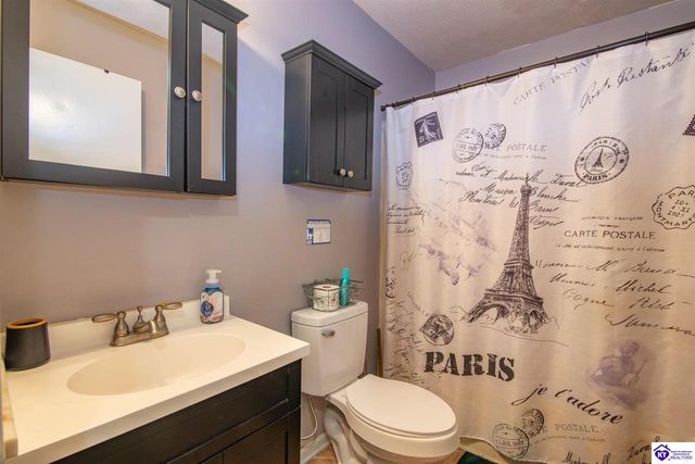 2505 Lake Road, Radcliff, KY 40160