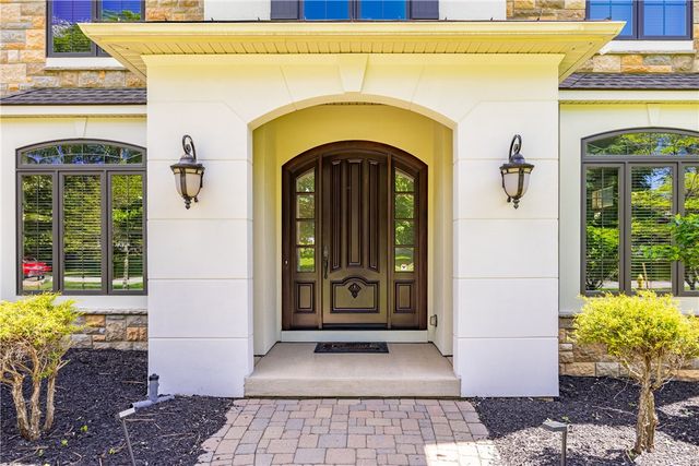 488 Clover Hills Drive, Pittsford, NY 14618