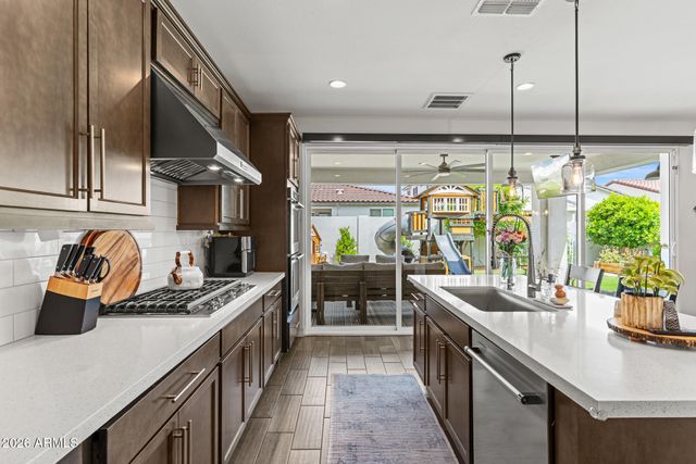 17190 W GRACEMONT Street, Surprise, AZ 85388