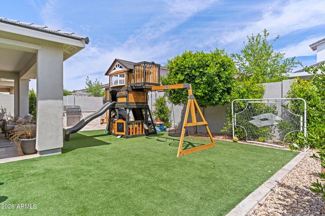 17190 W GRACEMONT Street, Surprise, AZ 85388