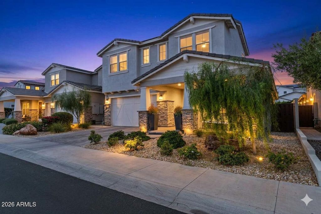 17190 W GRACEMONT Street, Surprise, AZ 85388