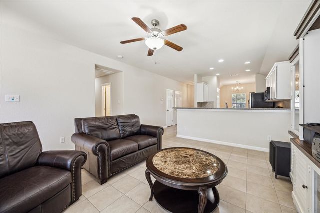 3039 Boxwood Springs Lane, Dickinson, TX 77539