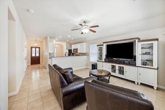3039 Boxwood Springs Lane, Dickinson, TX 77539