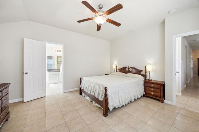 3039 Boxwood Springs Lane, Dickinson, TX 77539