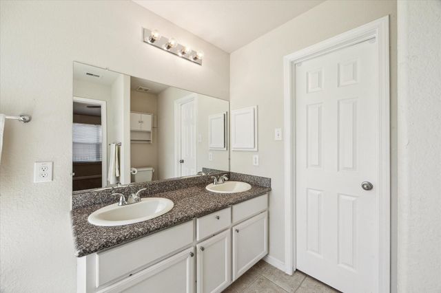 3039 Boxwood Springs Lane, Dickinson, TX 77539