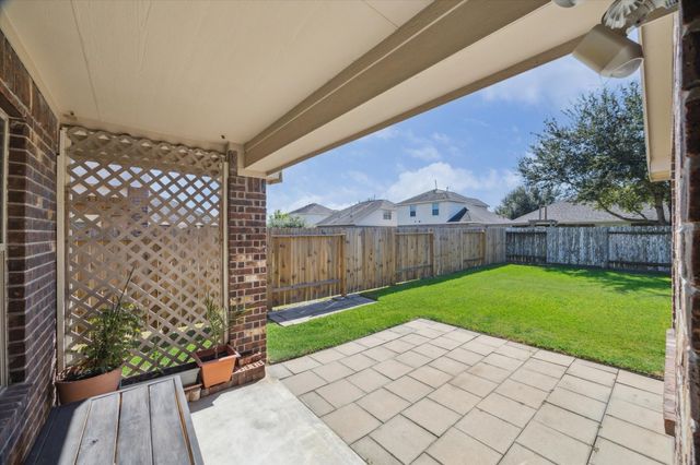 3039 Boxwood Springs Lane, Dickinson, TX 77539