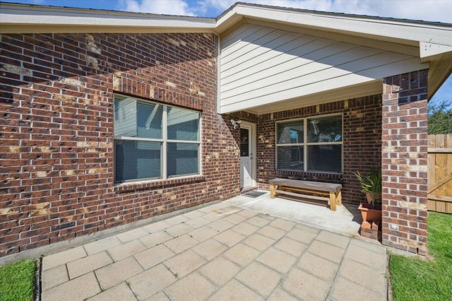 3039 Boxwood Springs Lane, Dickinson, TX 77539