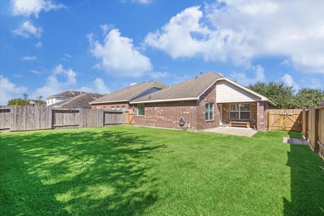 3039 Boxwood Springs Lane, Dickinson, TX 77539