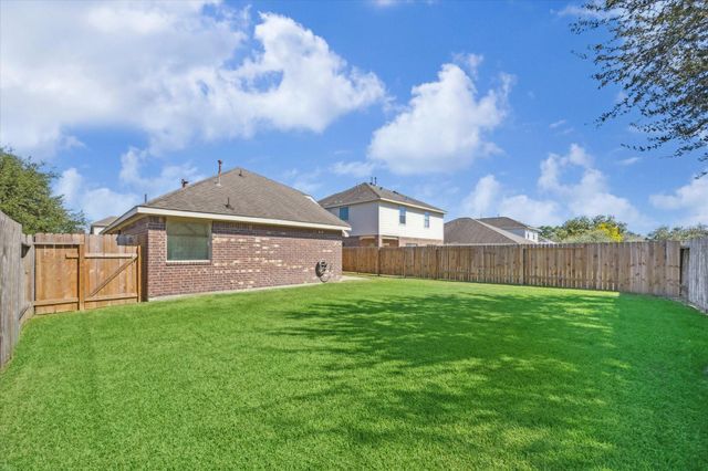 3039 Boxwood Springs Lane, Dickinson, TX 77539