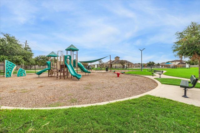 3039 Boxwood Springs Lane, Dickinson, TX 77539