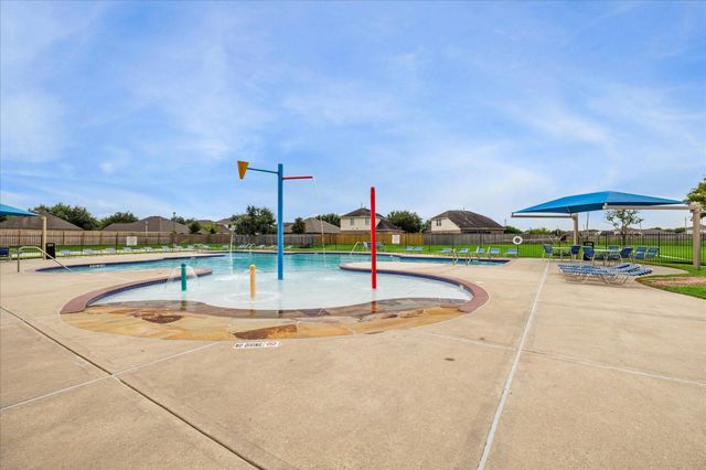 3039 Boxwood Springs Lane, Dickinson, TX 77539